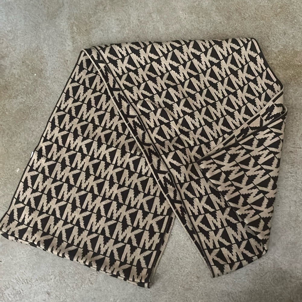 Michael Kors Infinity Scarf